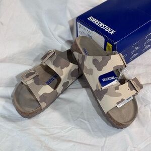 Birkenstock women sandals in Camouflage Beige